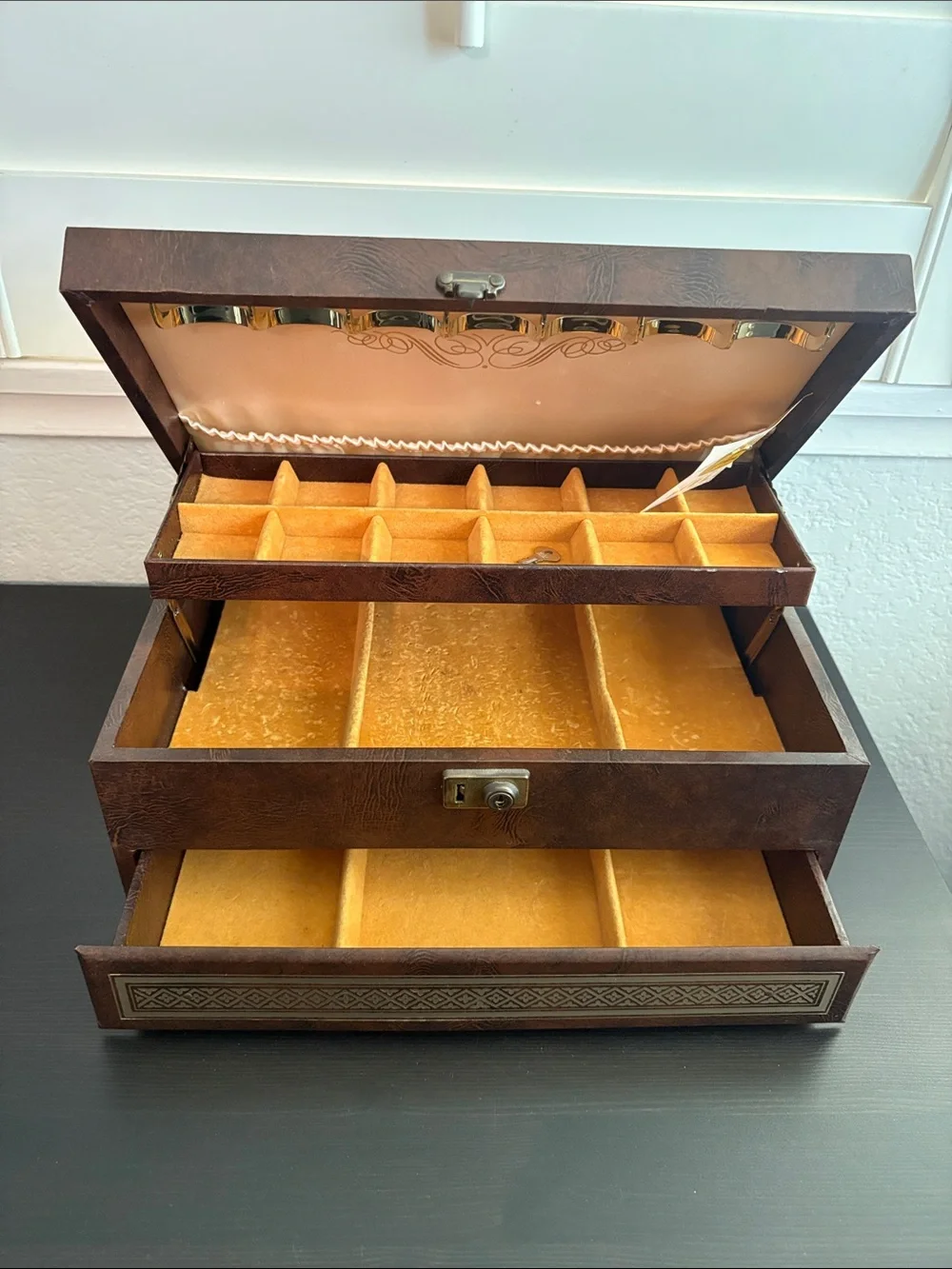 Mele Jewelry Box MCM Faux Wood Vintage KEY